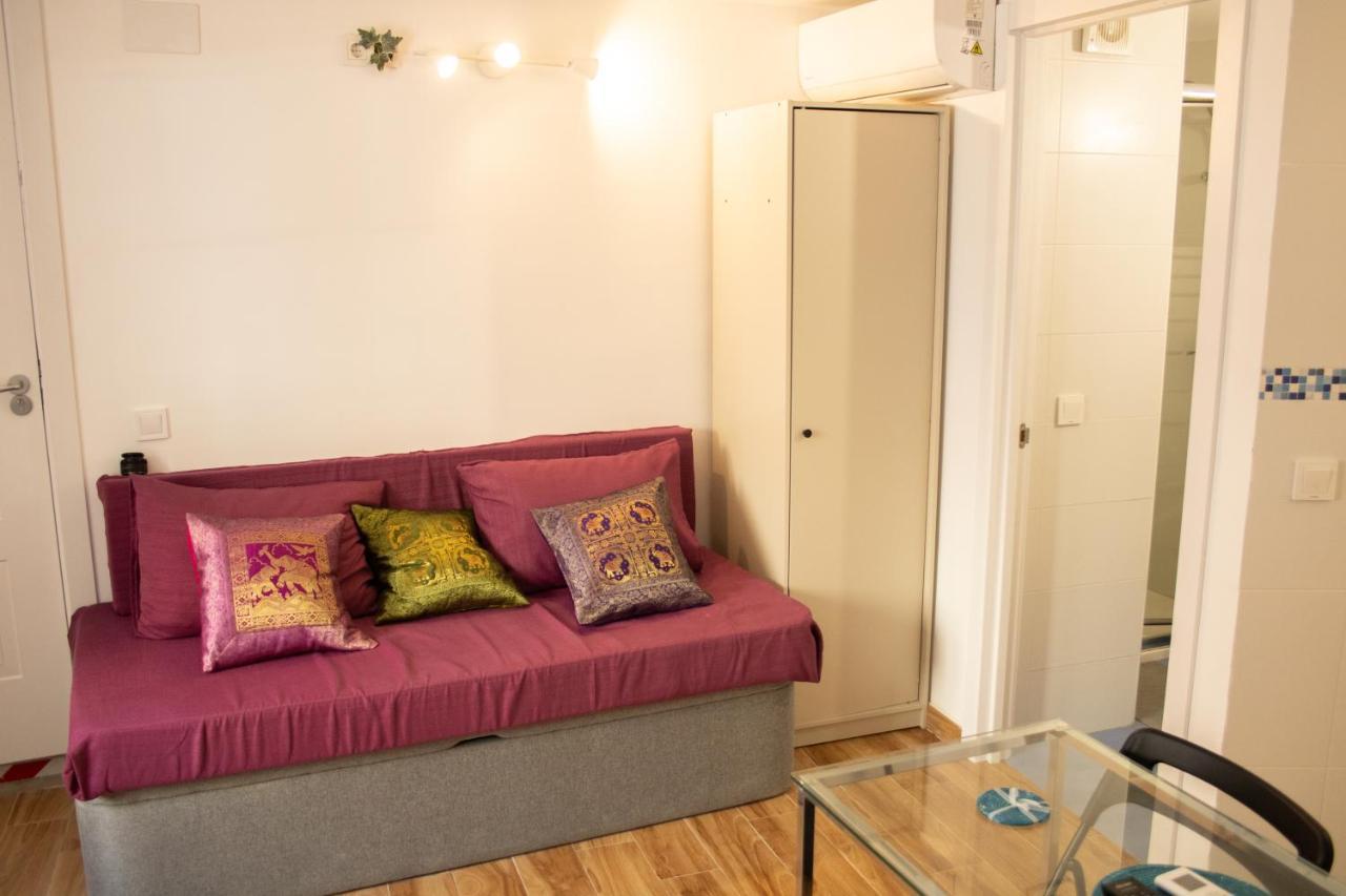 Malaguena Salerosa "Apartamento - Estudio Con Terraza" En Casa Tipica De 1 A 4 Dormitorios Málaga Eksteriør billede