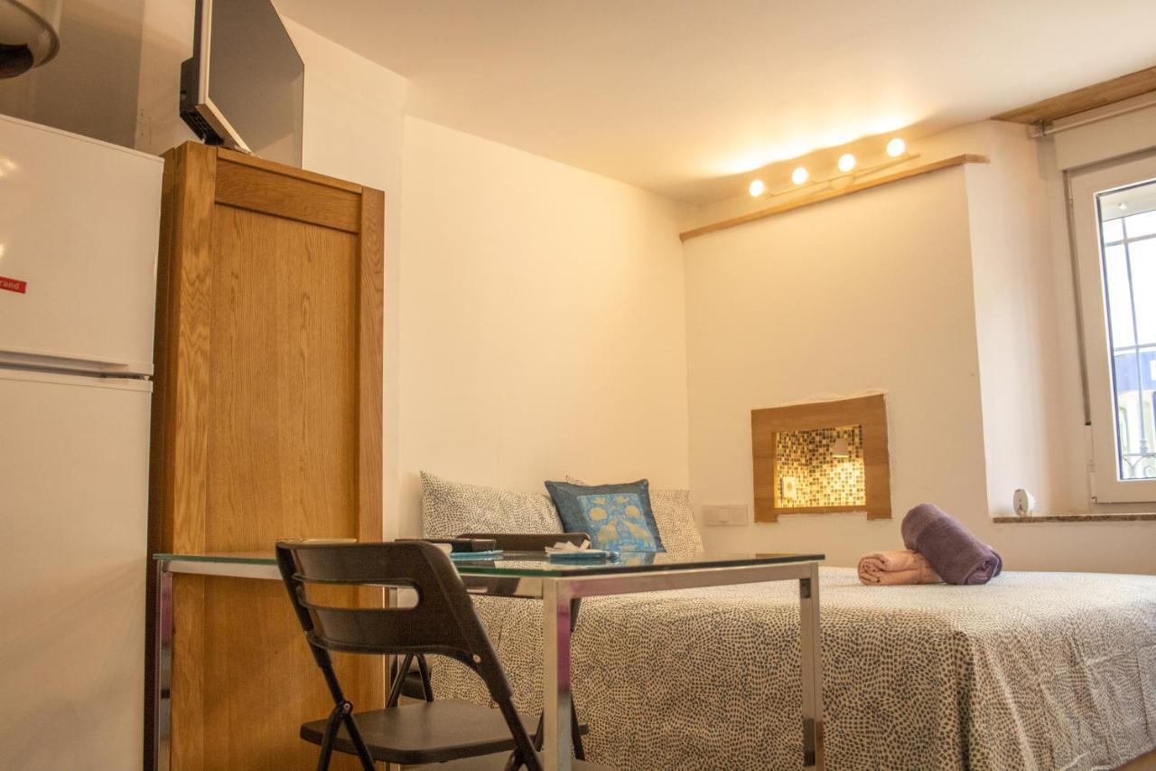 Malaguena Salerosa "Apartamento - Estudio Con Terraza" En Casa Tipica De 1 A 4 Dormitorios Málaga Eksteriør billede