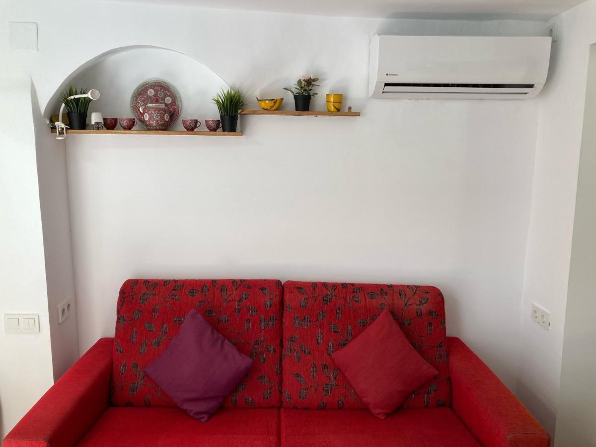 Malaguena Salerosa "Apartamento - Estudio Con Terraza" En Casa Tipica De 1 A 4 Dormitorios Málaga Eksteriør billede