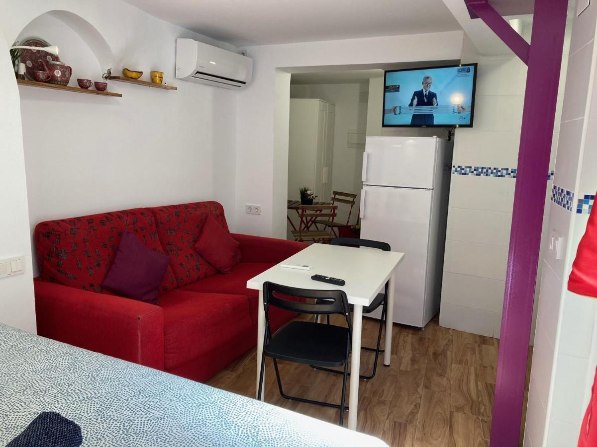 Malaguena Salerosa "Apartamento - Estudio Con Terraza" En Casa Tipica De 1 A 4 Dormitorios Málaga Eksteriør billede