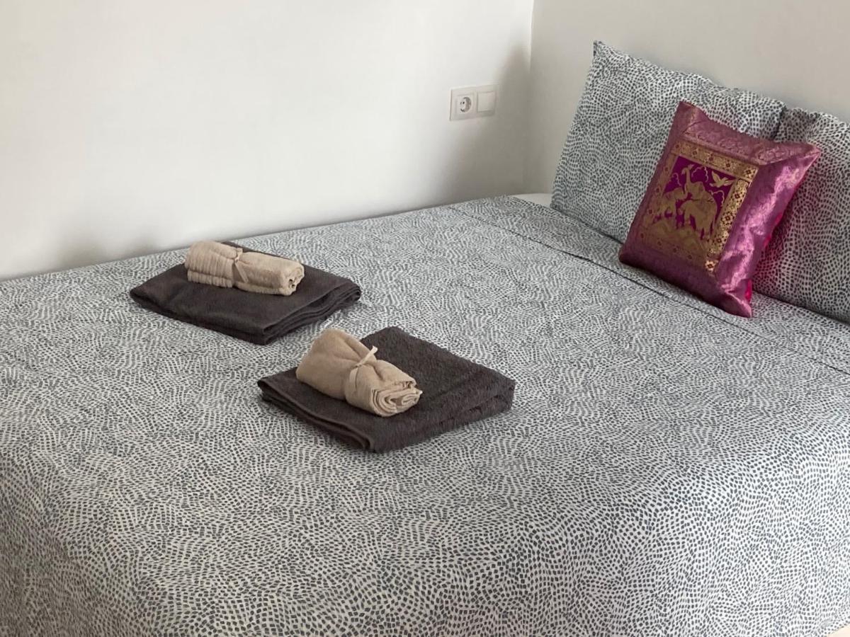 Malaguena Salerosa "Apartamento - Estudio Con Terraza" En Casa Tipica De 1 A 4 Dormitorios Málaga Eksteriør billede