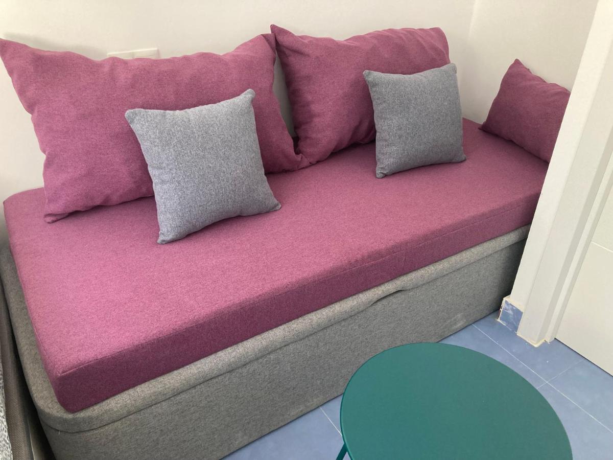 Malaguena Salerosa "Apartamento - Estudio Con Terraza" En Casa Tipica De 1 A 4 Dormitorios Málaga Eksteriør billede