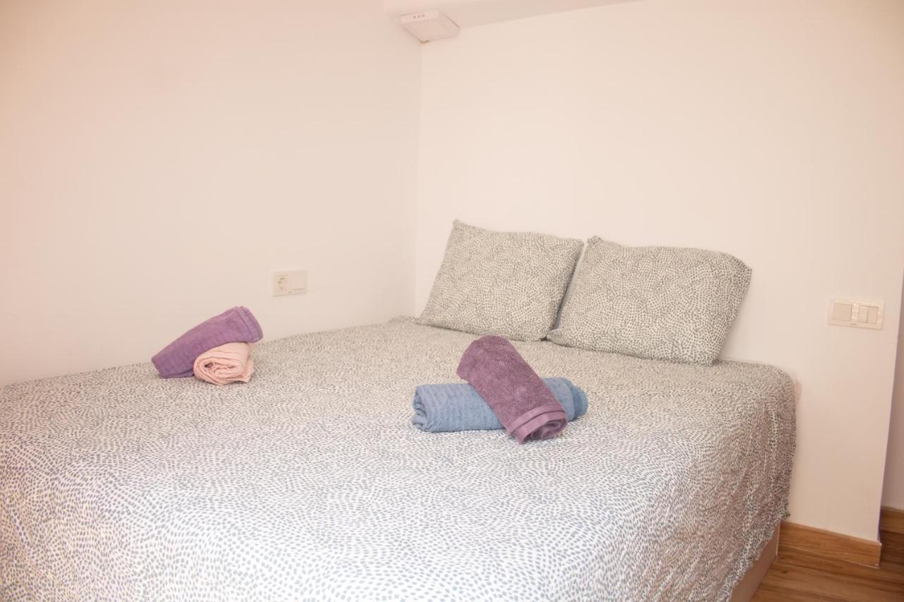 Malaguena Salerosa "Apartamento - Estudio Con Terraza" En Casa Tipica De 1 A 4 Dormitorios Málaga Eksteriør billede