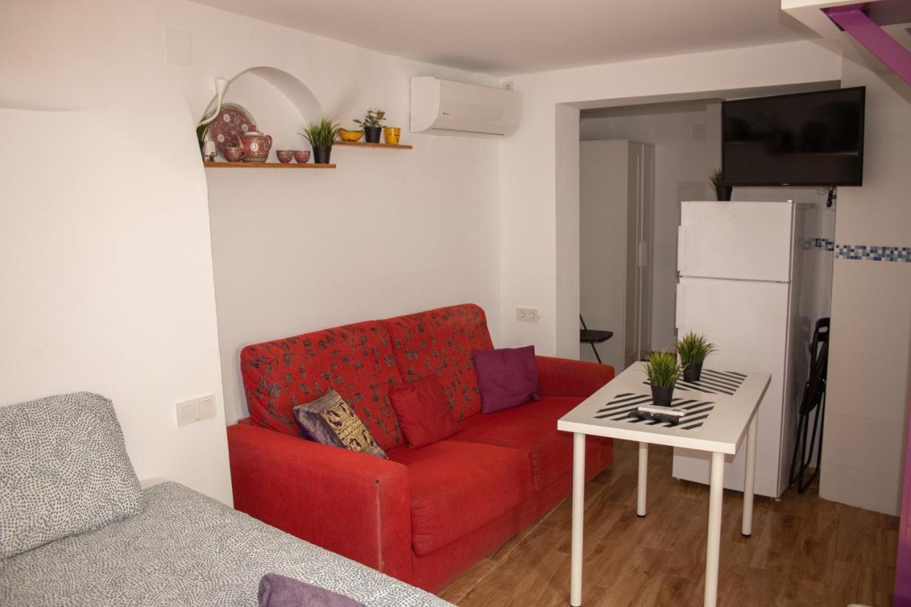 Malaguena Salerosa "Apartamento - Estudio Con Terraza" En Casa Tipica De 1 A 4 Dormitorios Málaga Eksteriør billede