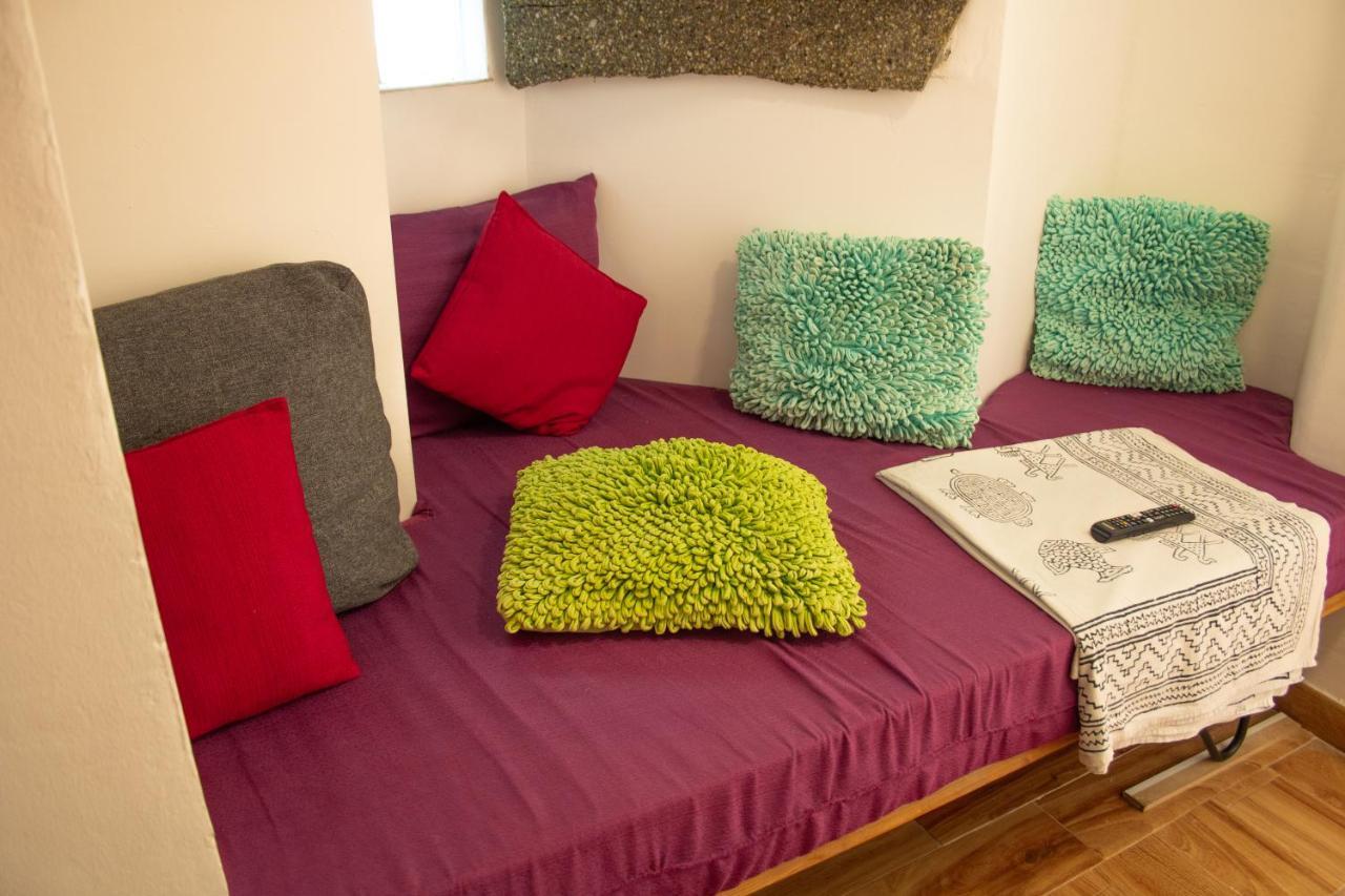 Malaguena Salerosa "Apartamento - Estudio Con Terraza" En Casa Tipica De 1 A 4 Dormitorios Málaga Eksteriør billede