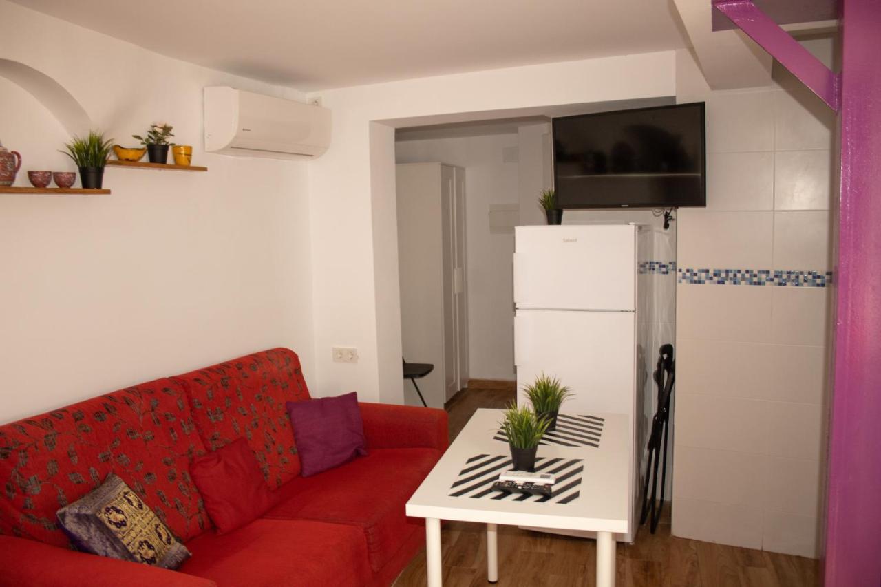 Malaguena Salerosa "Apartamento - Estudio Con Terraza" En Casa Tipica De 1 A 4 Dormitorios Málaga Eksteriør billede