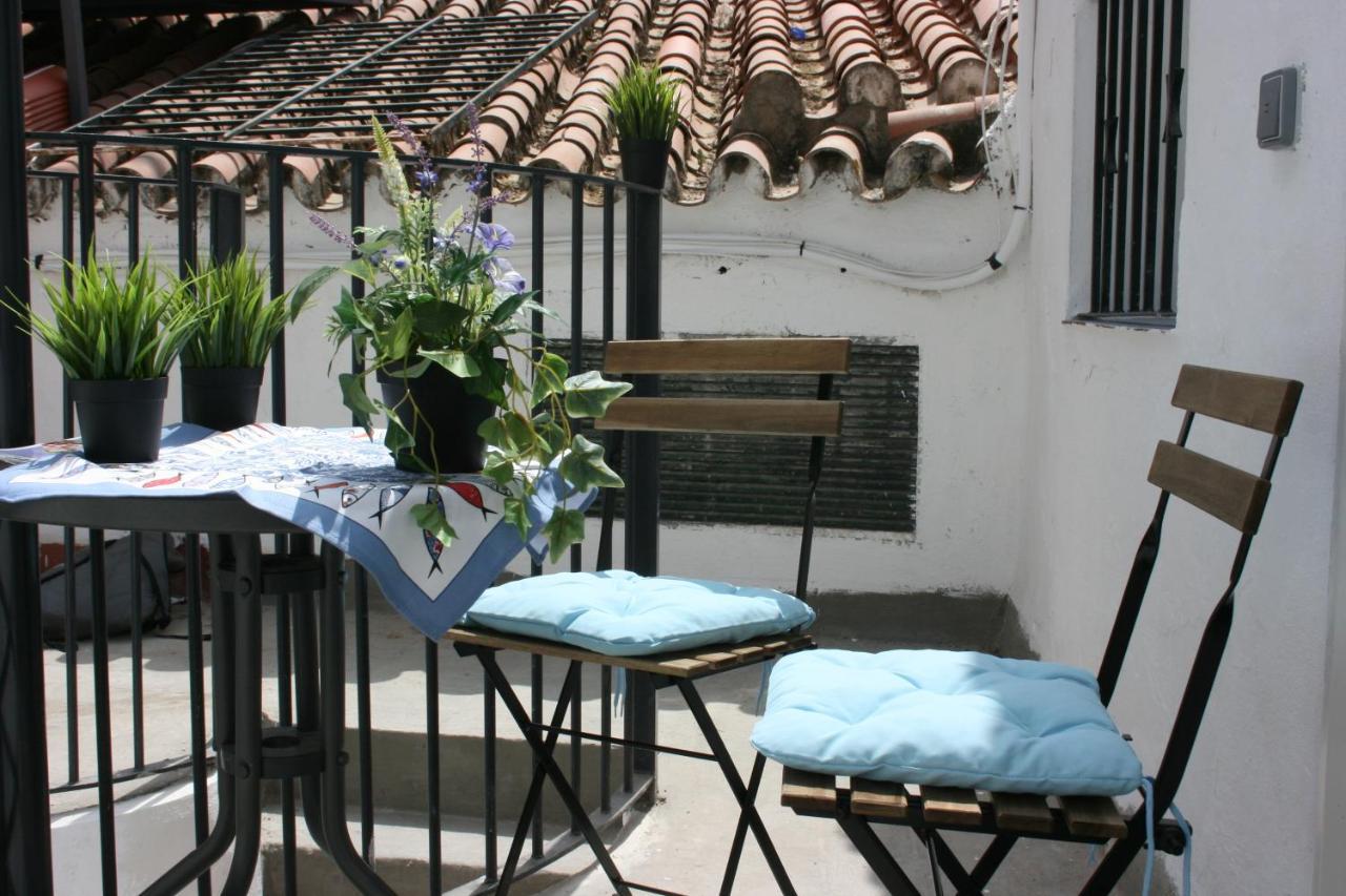 Malaguena Salerosa "Apartamento - Estudio Con Terraza" En Casa Tipica De 1 A 4 Dormitorios Málaga Eksteriør billede