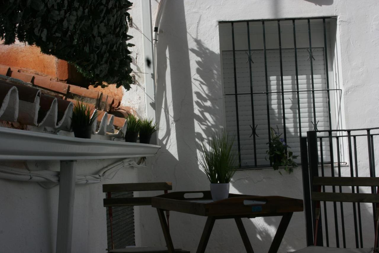 Malaguena Salerosa "Apartamento - Estudio Con Terraza" En Casa Tipica De 1 A 4 Dormitorios Málaga Eksteriør billede