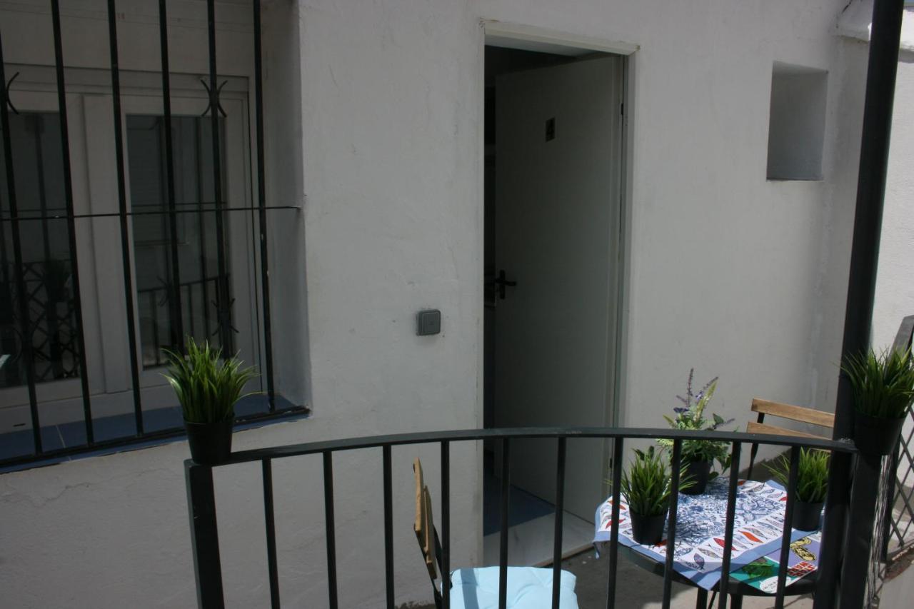 Malaguena Salerosa "Apartamento - Estudio Con Terraza" En Casa Tipica De 1 A 4 Dormitorios Málaga Eksteriør billede