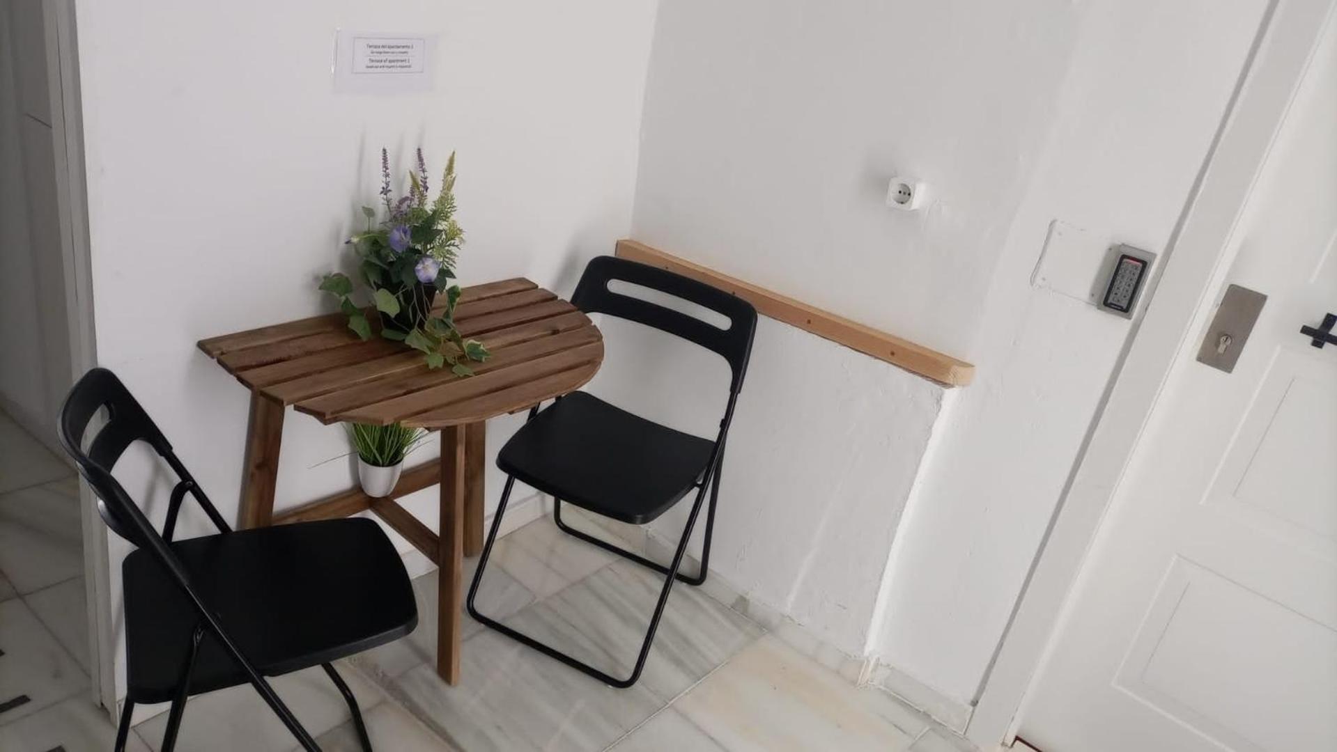 Malaguena Salerosa "Apartamento - Estudio Con Terraza" En Casa Tipica De 1 A 4 Dormitorios Málaga Eksteriør billede
